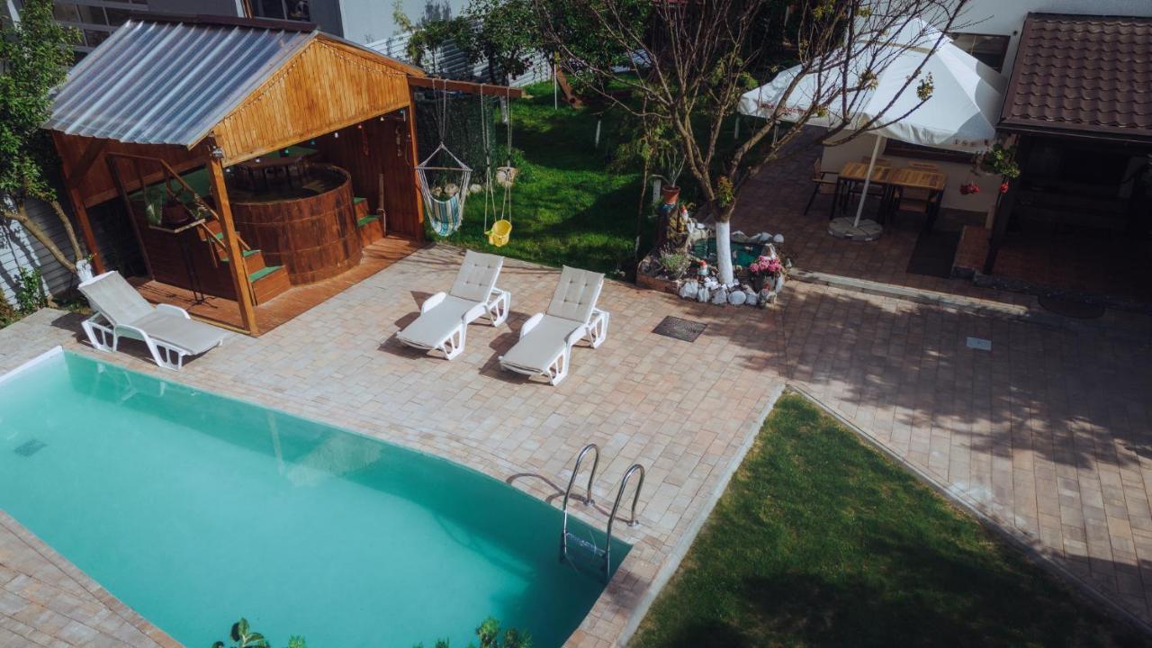 Casuta De Sub Deal - Ciubar Si Piscina Villa Магура Екстериор снимка